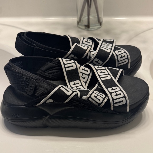 UGG adult Black and White Sandals - Picture 2 of 5
